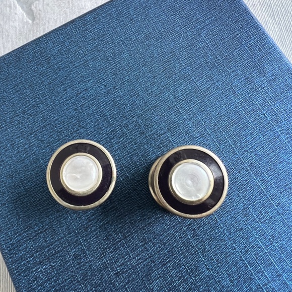 2 Pair of Vintage 'Snap Back' Cuff Links - Picture 2 of 10